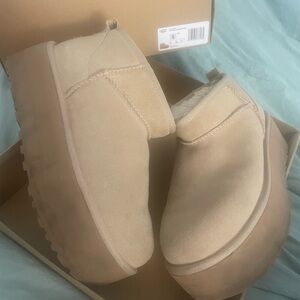 UGG Sand Ultra mini Platform Slippers